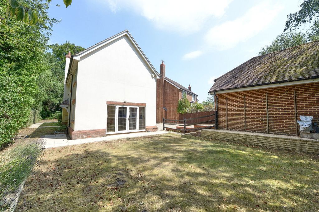 Property photo 2 of 19