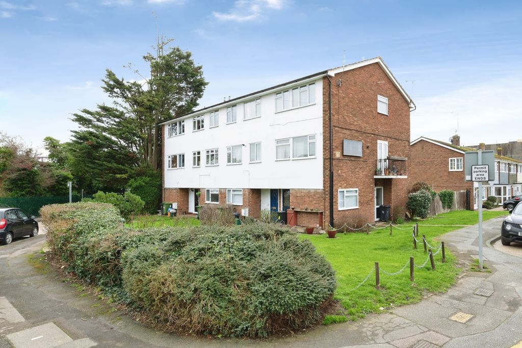 Property photo 1 of 12 Front