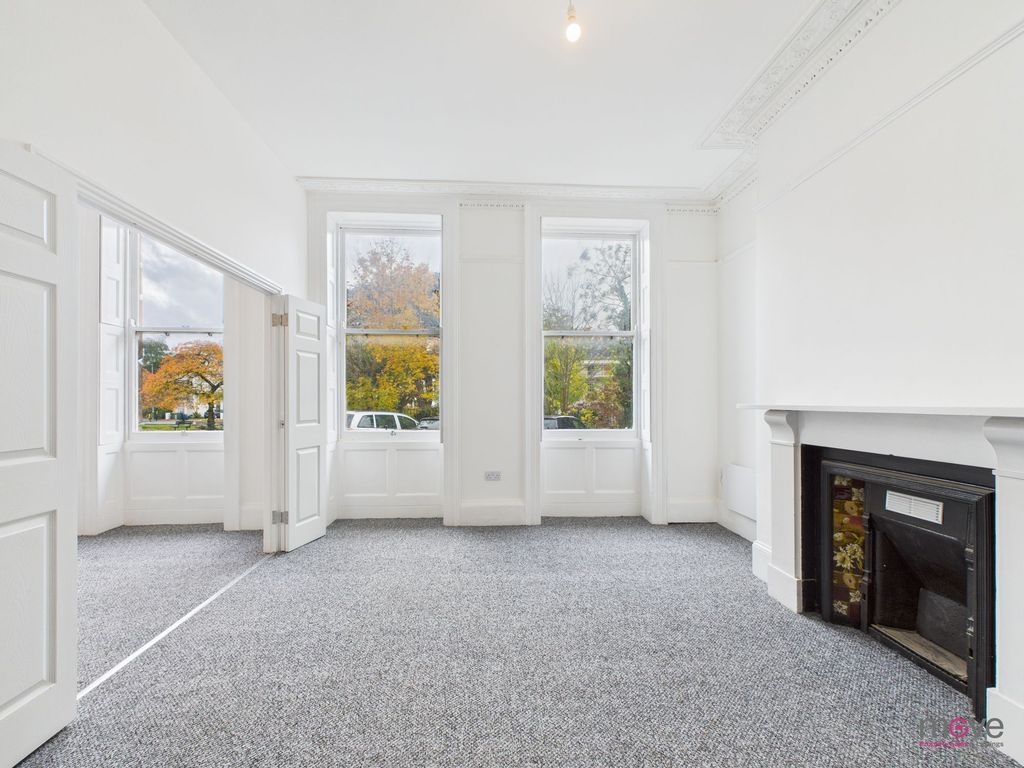 Property photo 2 of 32