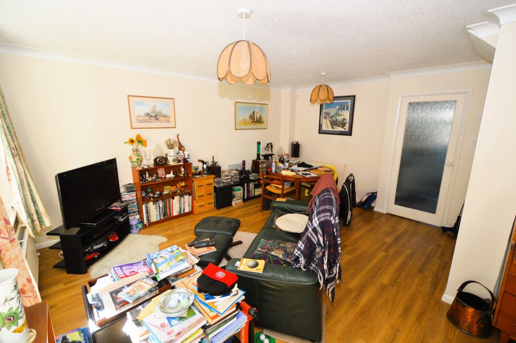 Property photo 3 of 13 Lounge