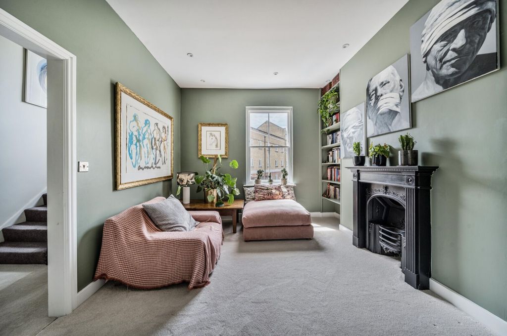 Property photo 3 of 23