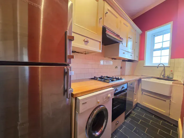 Property photo 3 of 8 Gallery