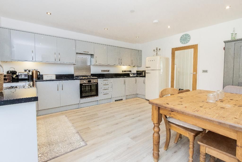 Property photo 3 of 16 Photo 3