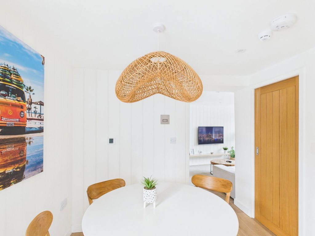 Property photo 2 of 25