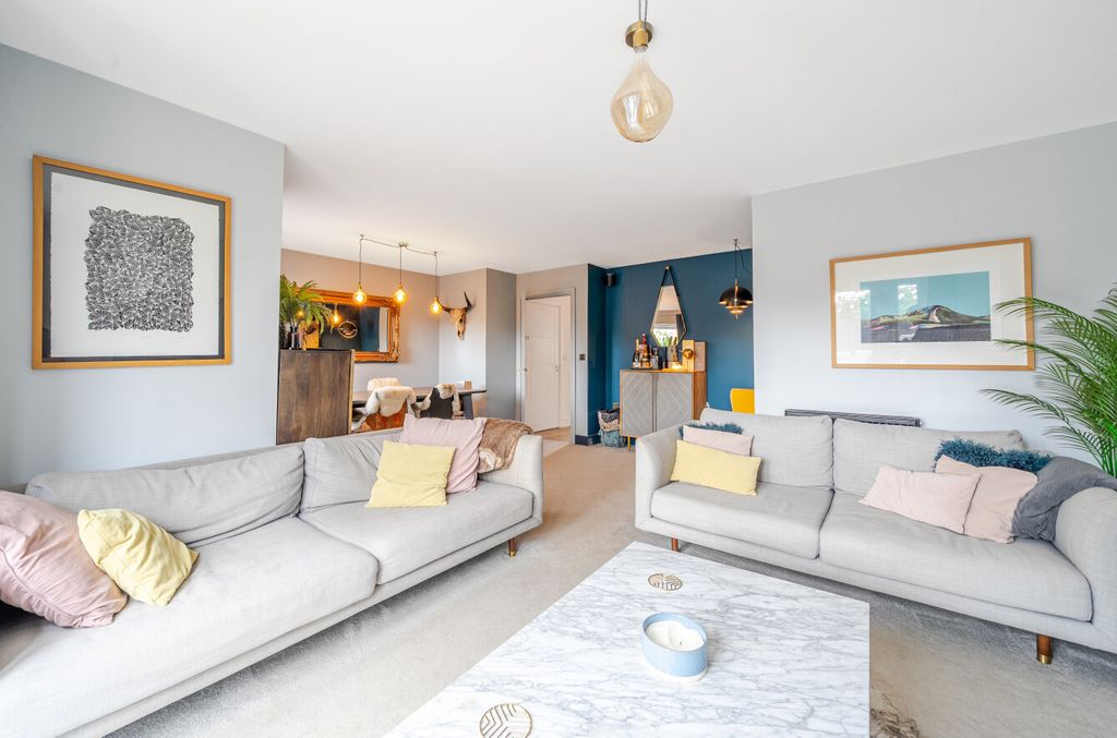 Property photo 2 of 24 1339786-12-68A611...