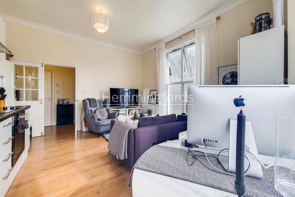 Property photo 3 of 12