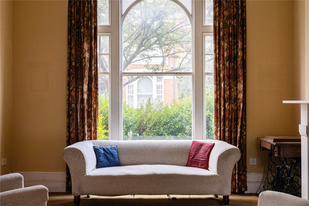 Property photo 2 of 10 Reception Room