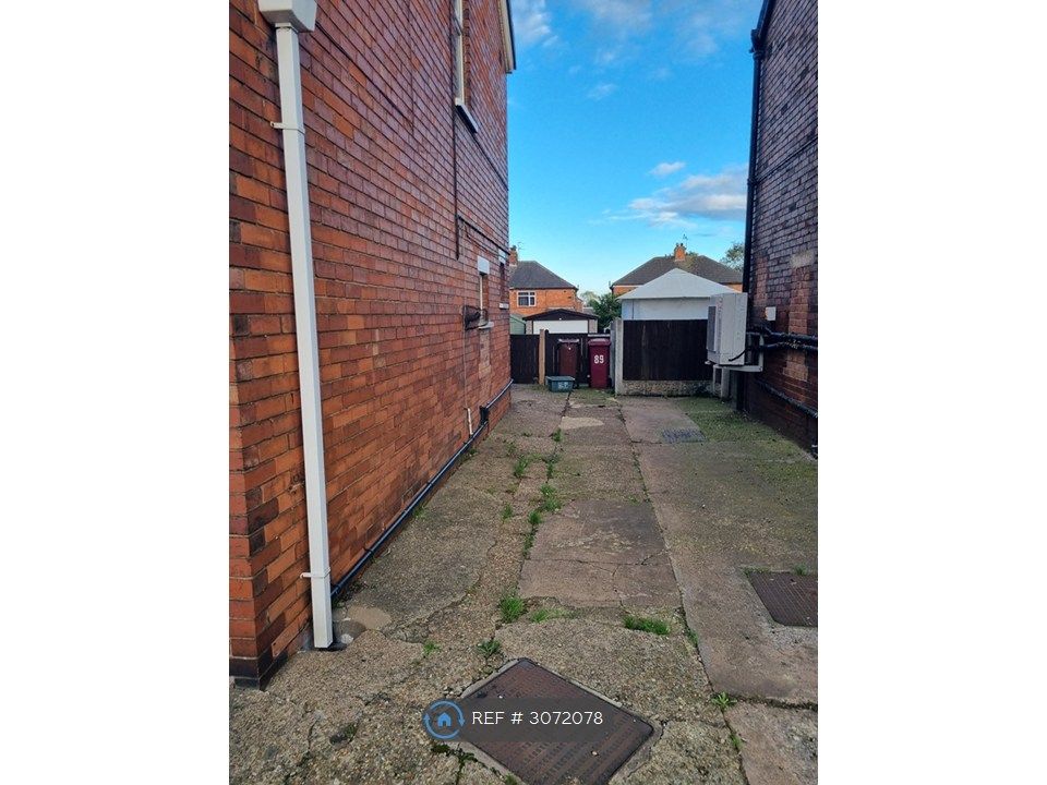 Property photo 3 of 35