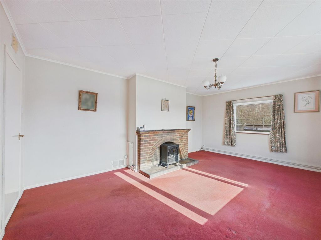 Property photo 2 of 16 Cam03972G0-Pr0260-Still013.Jpg