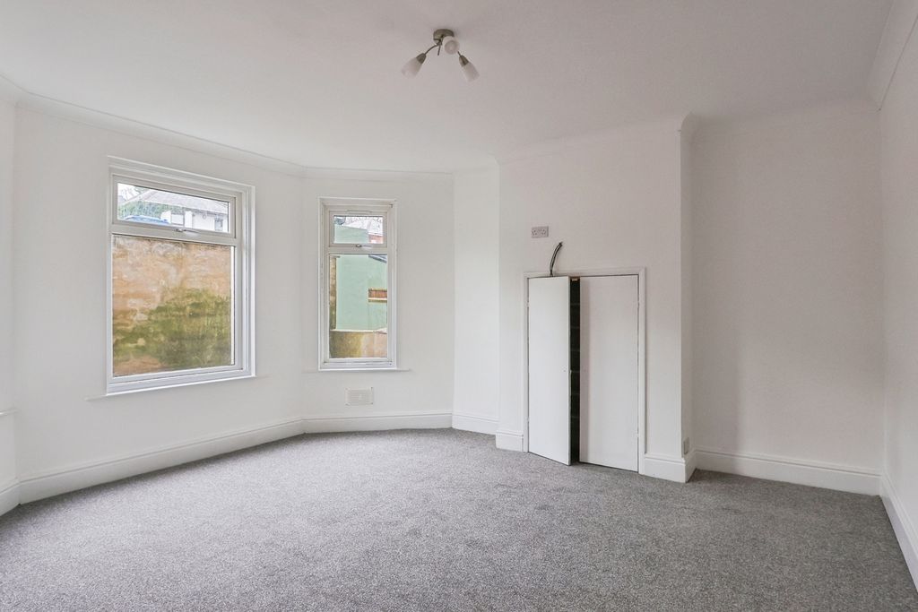 Property photo 3 of 8 Pbox-Img.Jpg