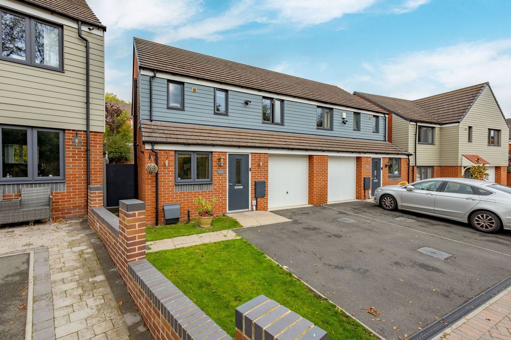 Property photo 2 of 26