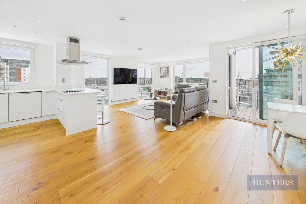 Property photo 2 of 16 08Fe1d6F-Cam05152G0-Pr0182-Still022.Jpg