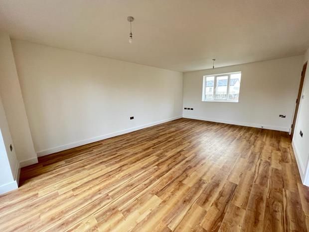 Property photo 2 of 12 Lounge