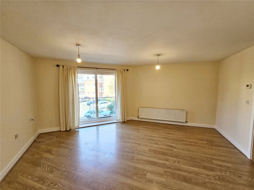 Property photo 2 of 8 Picture No. 06