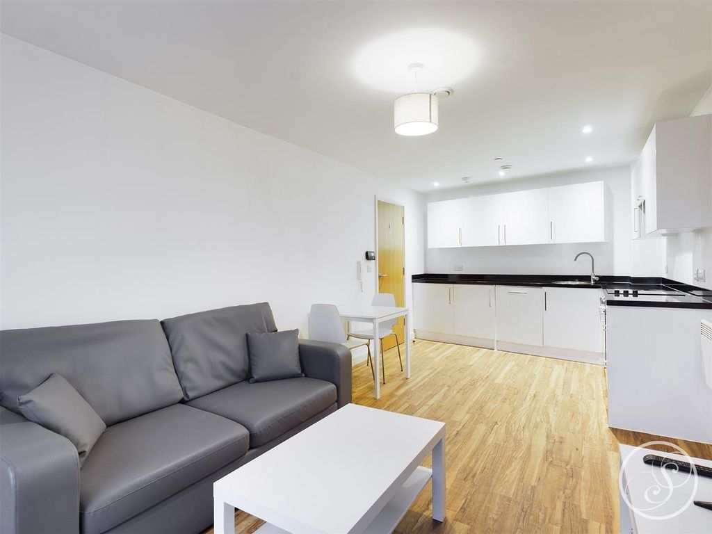 Property photo 3 of 7 Cam00408P1-Pr0320-Still02.Jpg