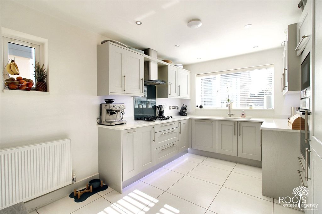 Property photo 2 of 19 Picture No. 03