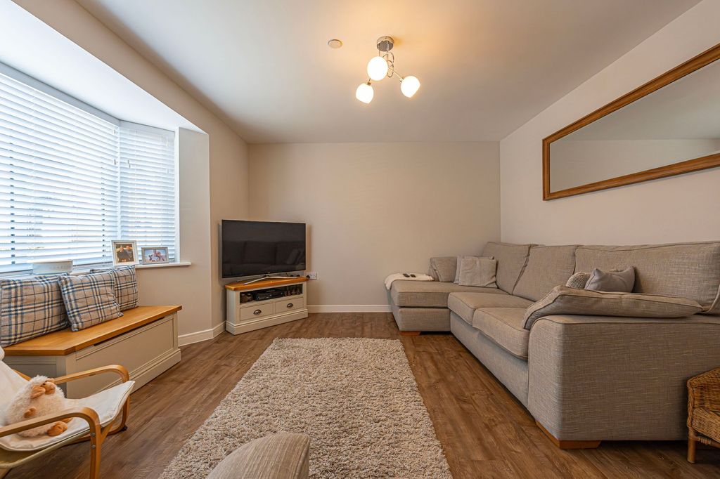 Property photo 3 of 36