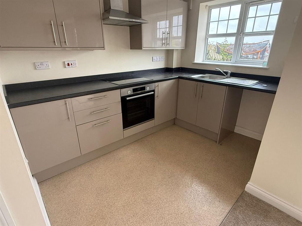 Property photo 3 of 12 Fisher Kirthcn.Jpeg