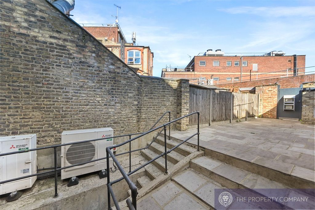 Property photo 2 of 9 Picture No. 20