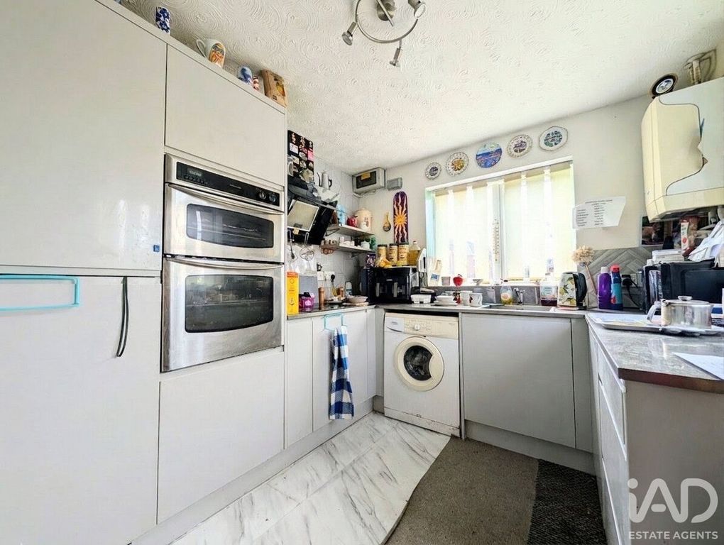 Property photo 3 of 9
