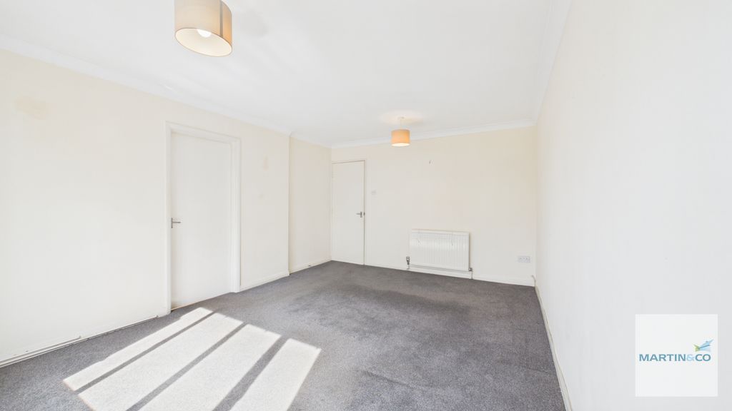 Property photo 3 of 10 Cam03663G0-Pr0294-Still004