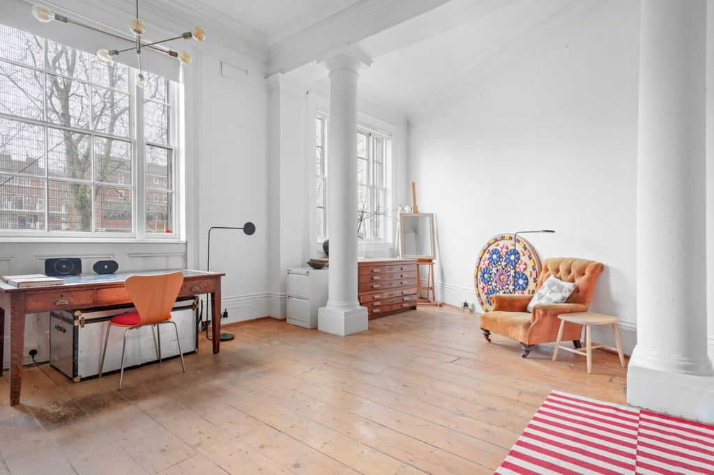 Property photo 2 of 29