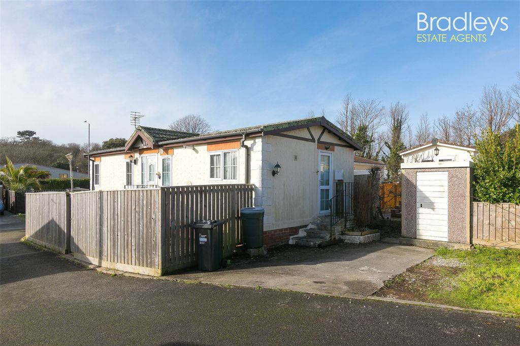 Property photo 3 of 16 Picture No. 21