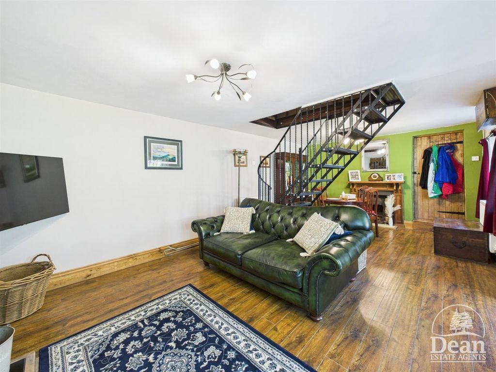 Property photo 2 of 21