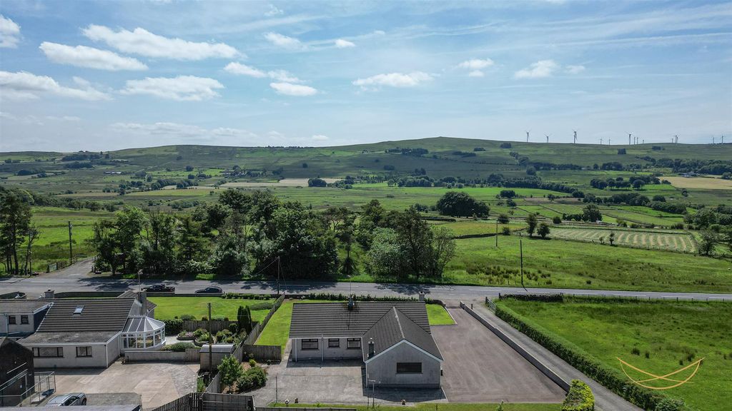 Property photo 2 of 40 Dhp-15.Jpg