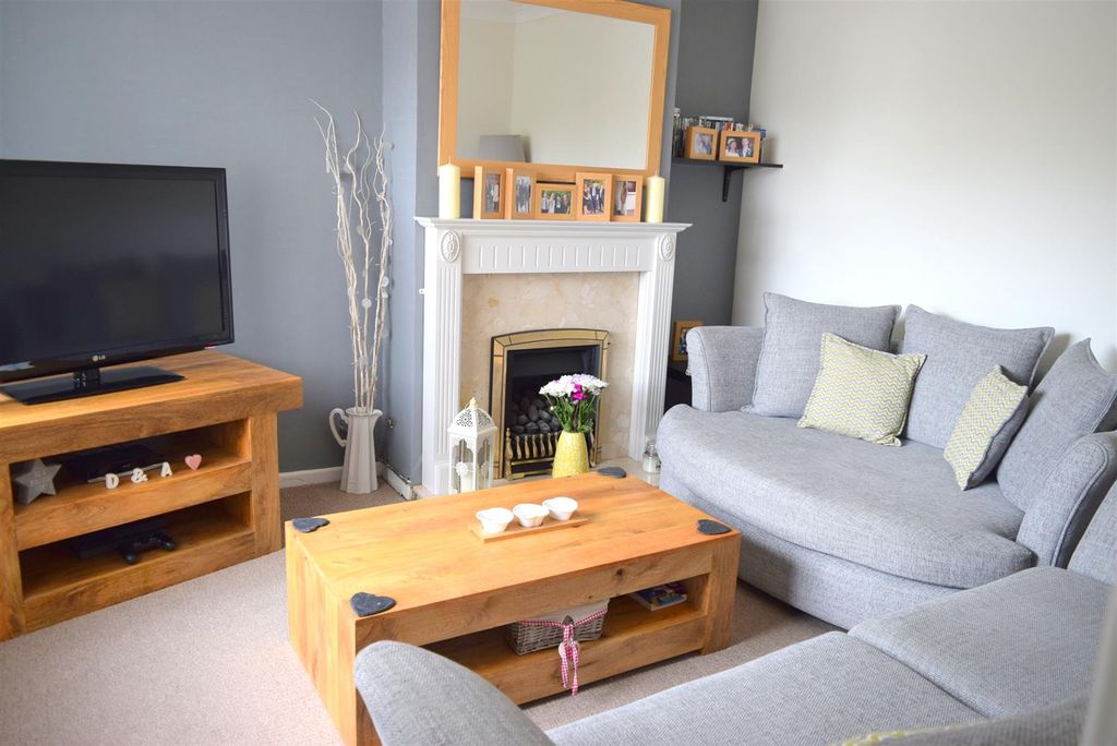 Property photo 2 of 19