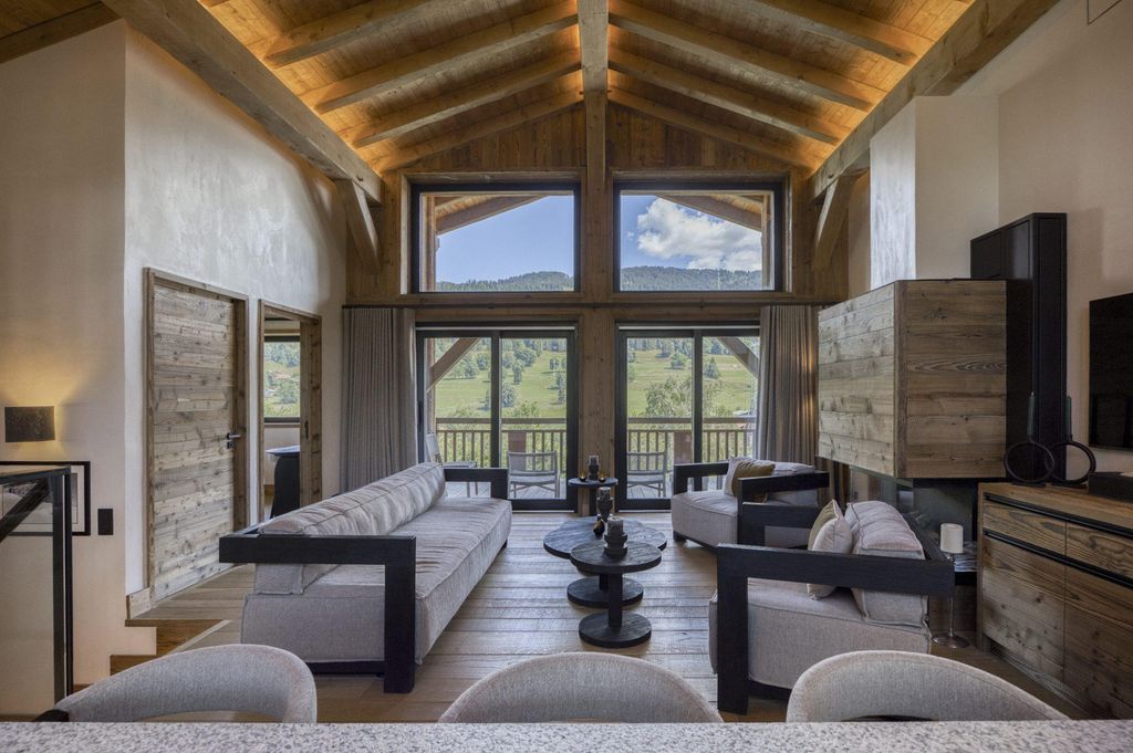 Property photo 2 of 17 Image