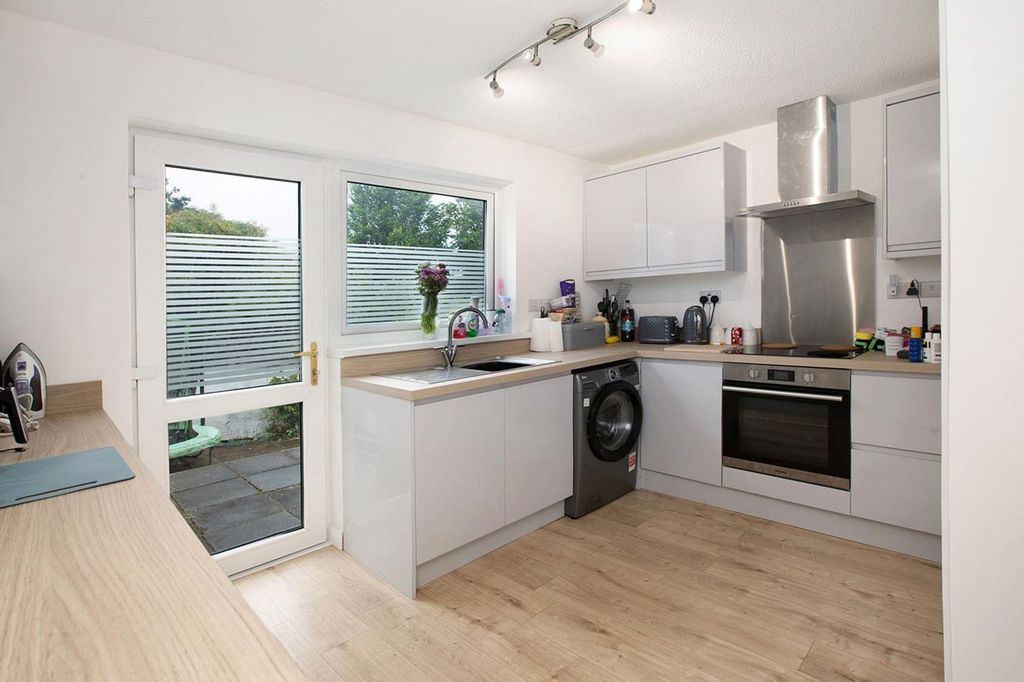 Property photo 2 of 16