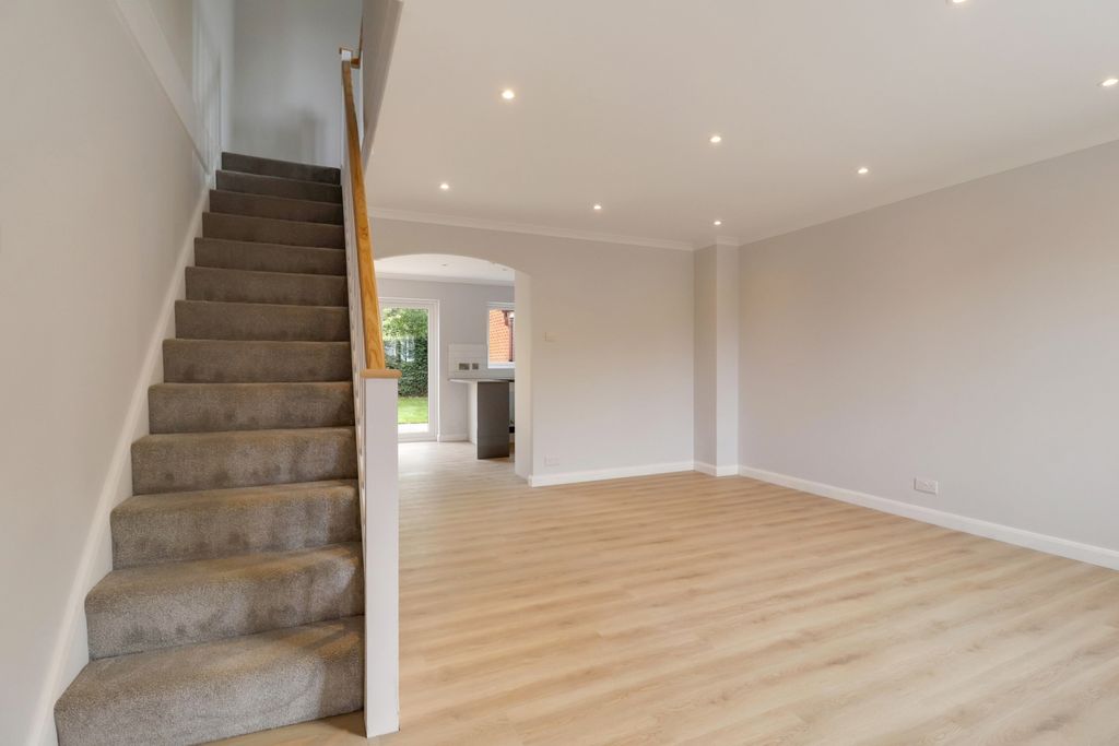 Property photo 3 of 20 Open Plan Living Room