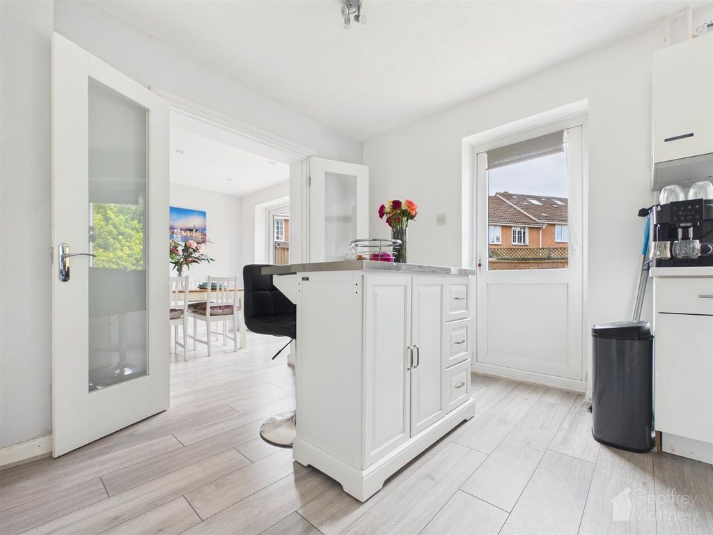 Property photo 3 of 27 Cam02365G0-Pr0455-Still005.Jpg