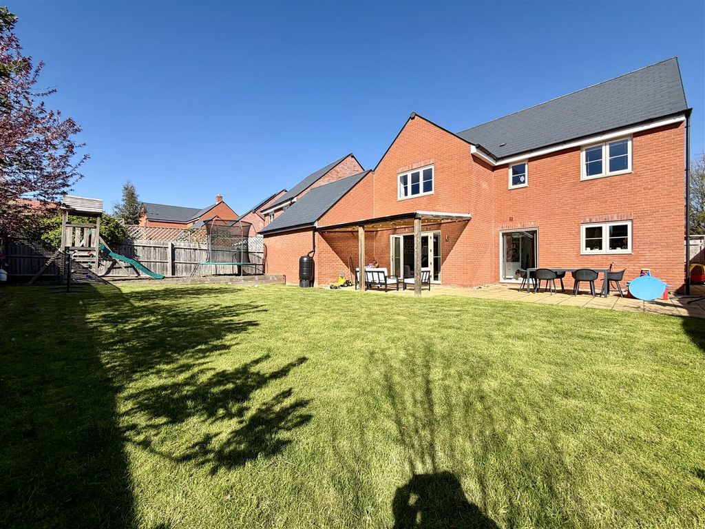 Property photo 2 of 26