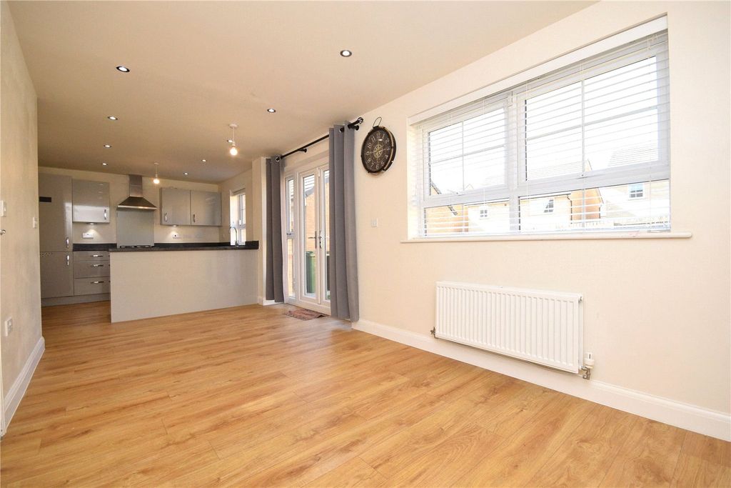 Property photo 2 of 20 Picture No. 24