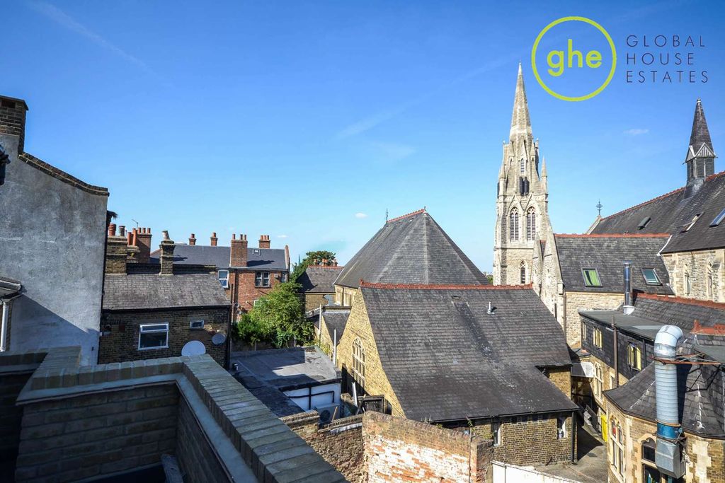 Property photo 3 of 6