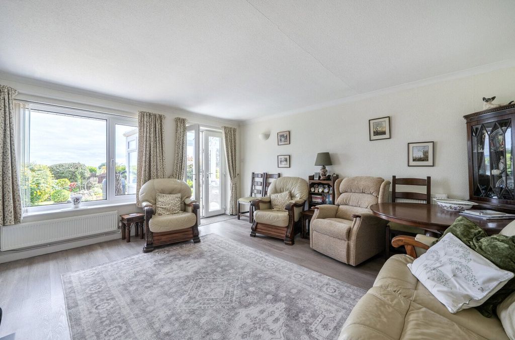 Property photo 3 of 17 Sitting Room