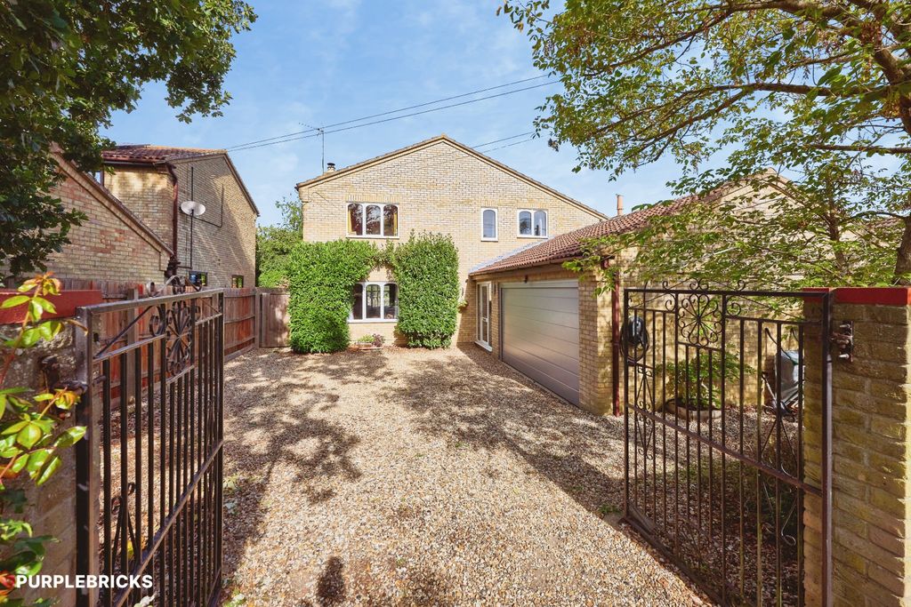 Property photo 2 of 24