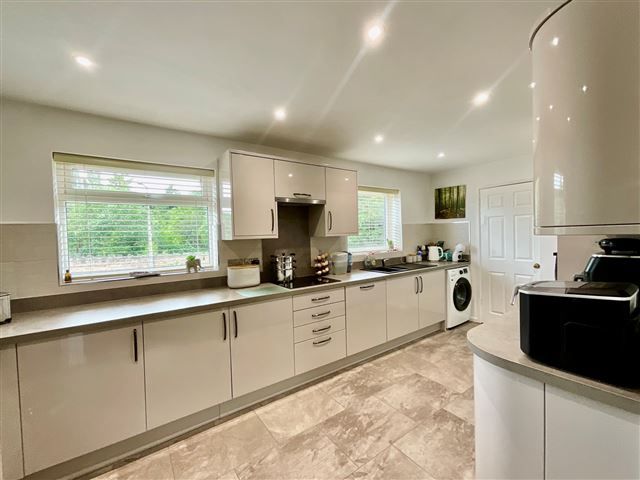 Property photo 3 of 20 Kitchen