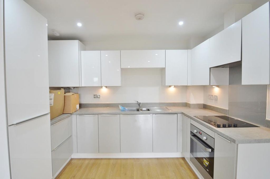 Property photo 3 of 8 Kitchen
