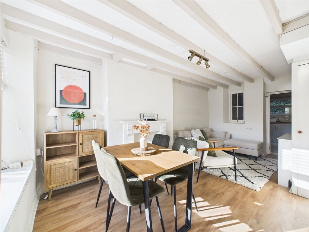 Property photo 2 of 11 Lounge / Diner