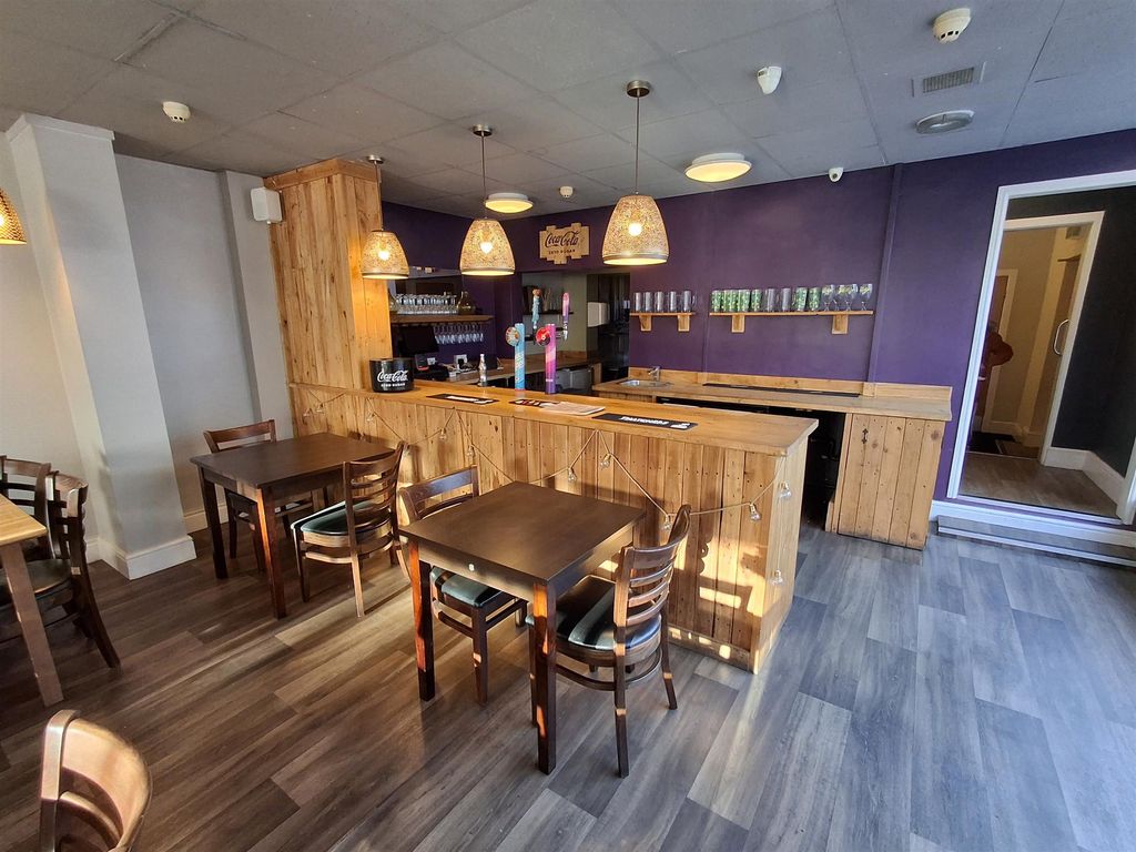 Property photo 3 of 10 Photo 2