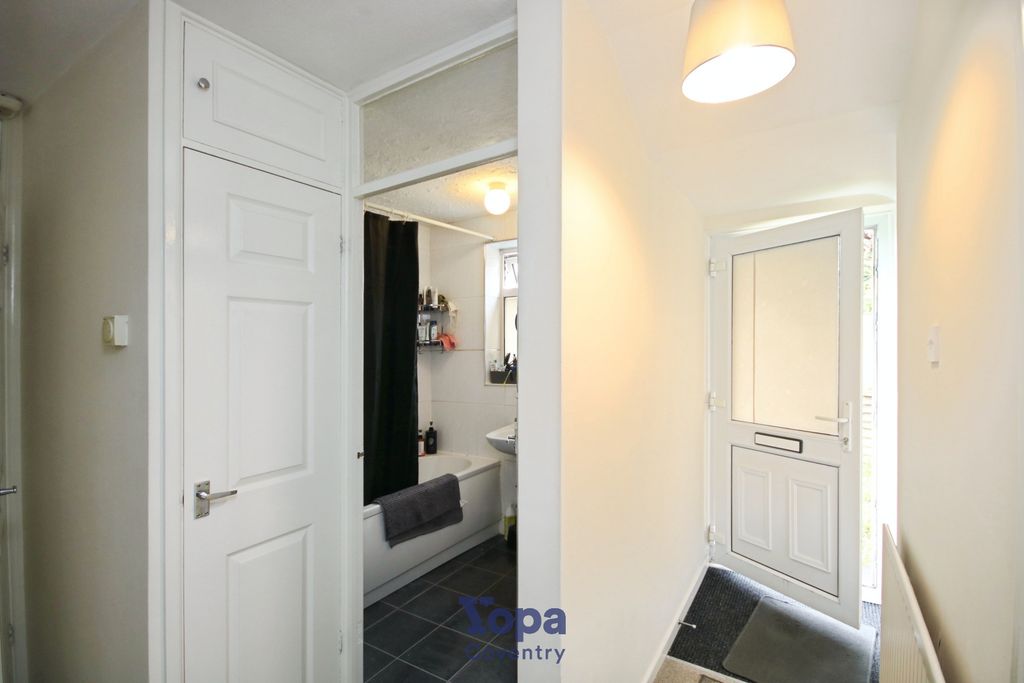 Property photo 3 of 16 2959Ec5d-Entrance 20Hall.Jpg
