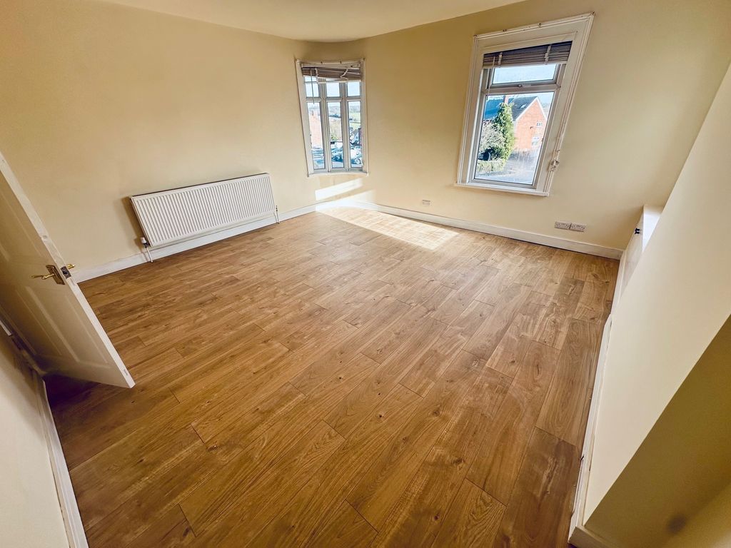 Property photo 1 of 5 Living Room