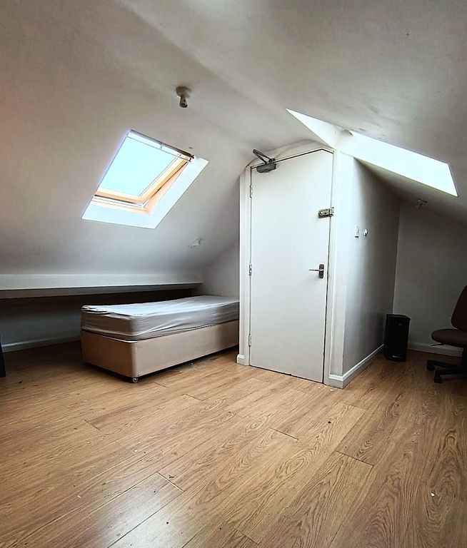 Property photo 1 of 4