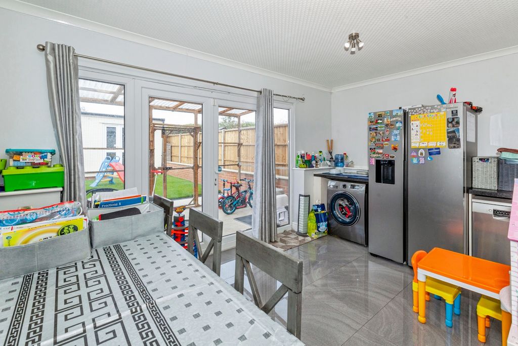 Property photo 3 of 19 Dining Room