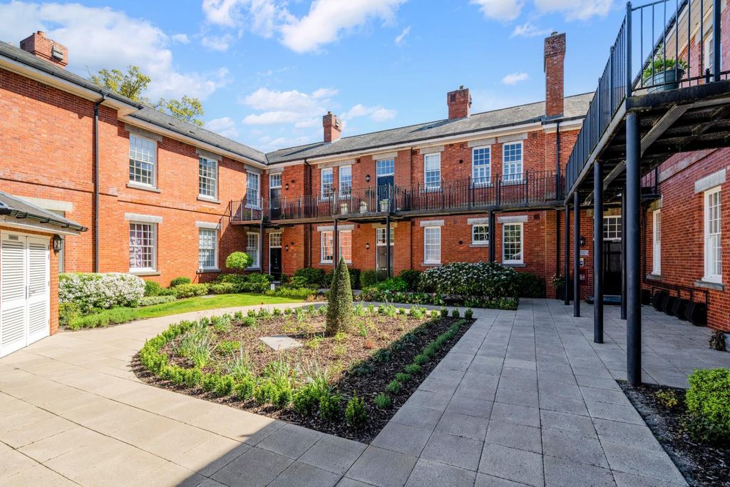 Property photo 1 of 12 Parklands Court, Flat (2).Jpg