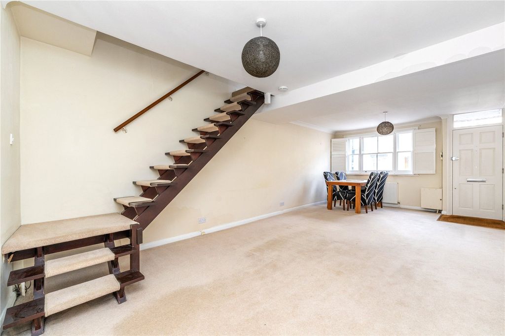 Property photo 3 of 12 Picture No. 02