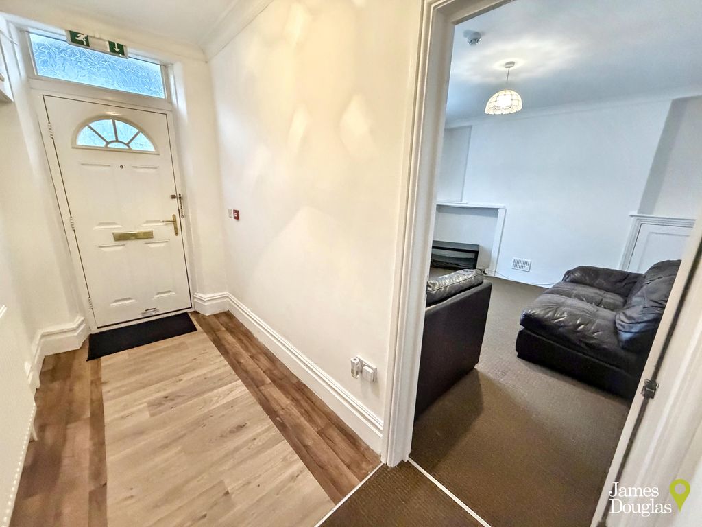 Property photo 3 of 20 Eh1